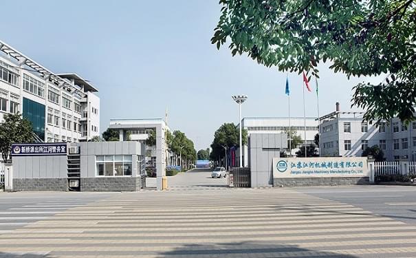 要想自蔓延陶瓷復(fù)合管內(nèi)襯平整，40年生產(chǎn)廠家建議您選擇內(nèi)徑≥DN70的哦